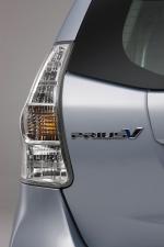 Toyota Prius V 2011 года